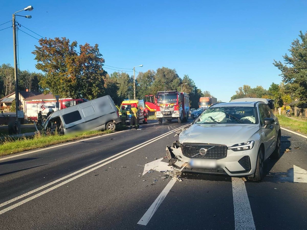 Wypadek drogowy w Karolkowie Szwarockim. Policjanci apelują o zachowanie ostrożności na drodze!